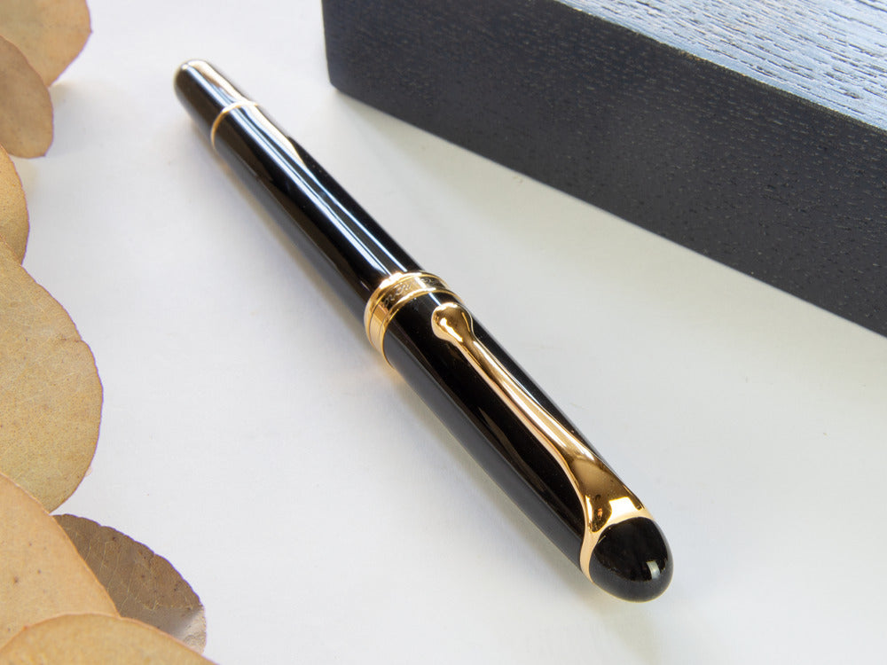 Aurora 88 Small Fountain Pen, Resin, Gold plated, 810