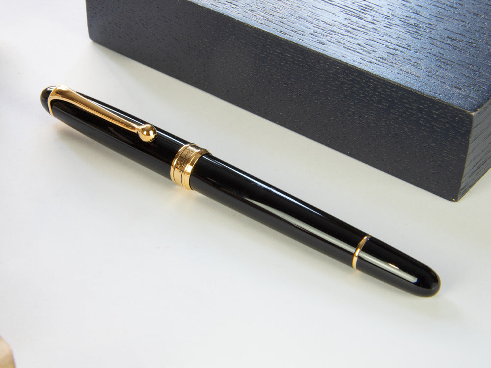 Aurora 88 Small Fountain Pen, Resin, Gold plated, 810