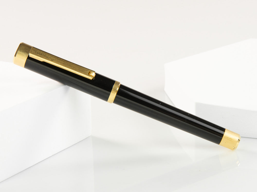 Montegrappa Zero Fountain Pen, Black Resin, Yellow gold trims, ISZEI-IY