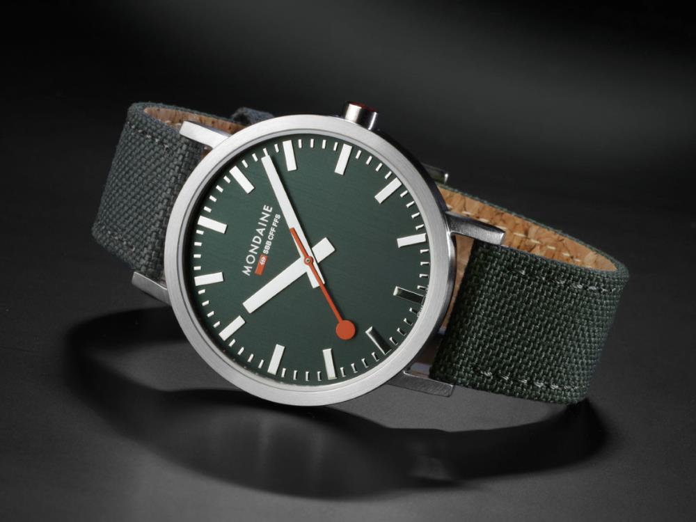 Mondaine SBB Classic Quartz Watch, Green, 40 mm, Fabric strap, A660.30360.60SBF