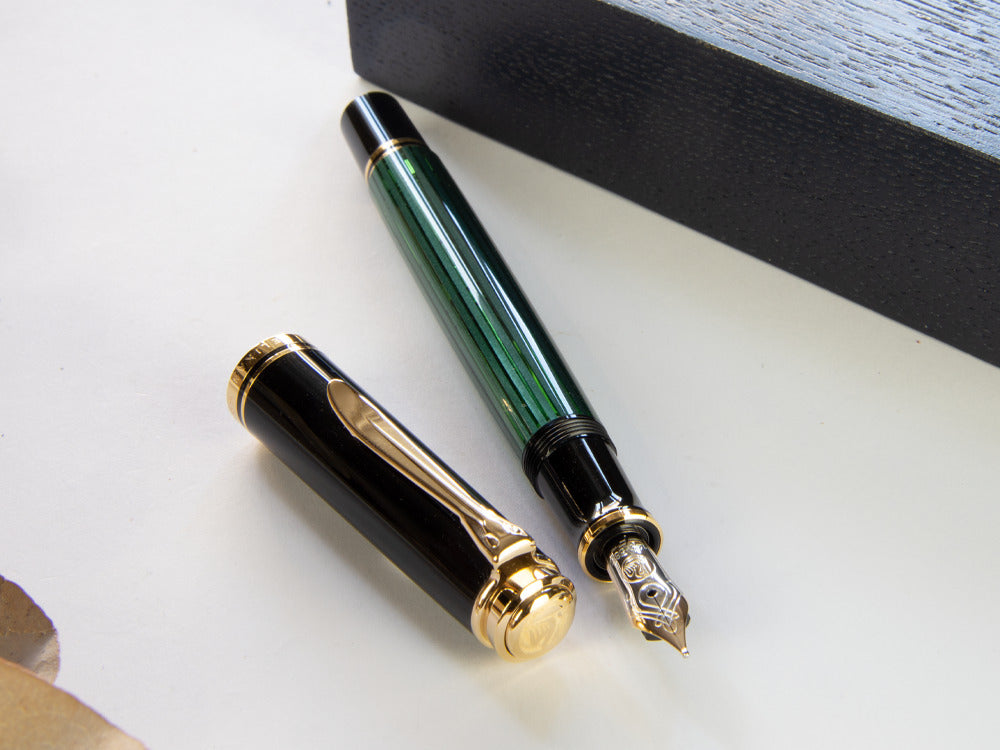 Pelikan Fountain Pen Souverän M400 - Black & Green, 994863