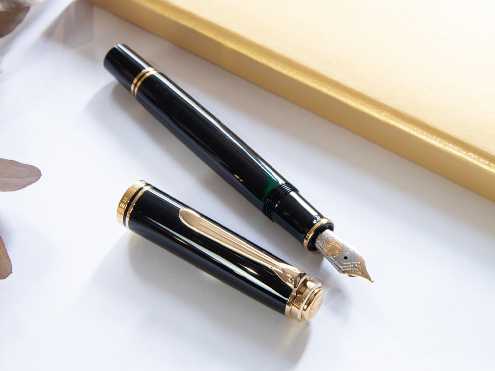 Pelikan M800 Fountain Pen, Black Resin, Gold trim, 18K Nib, 995571