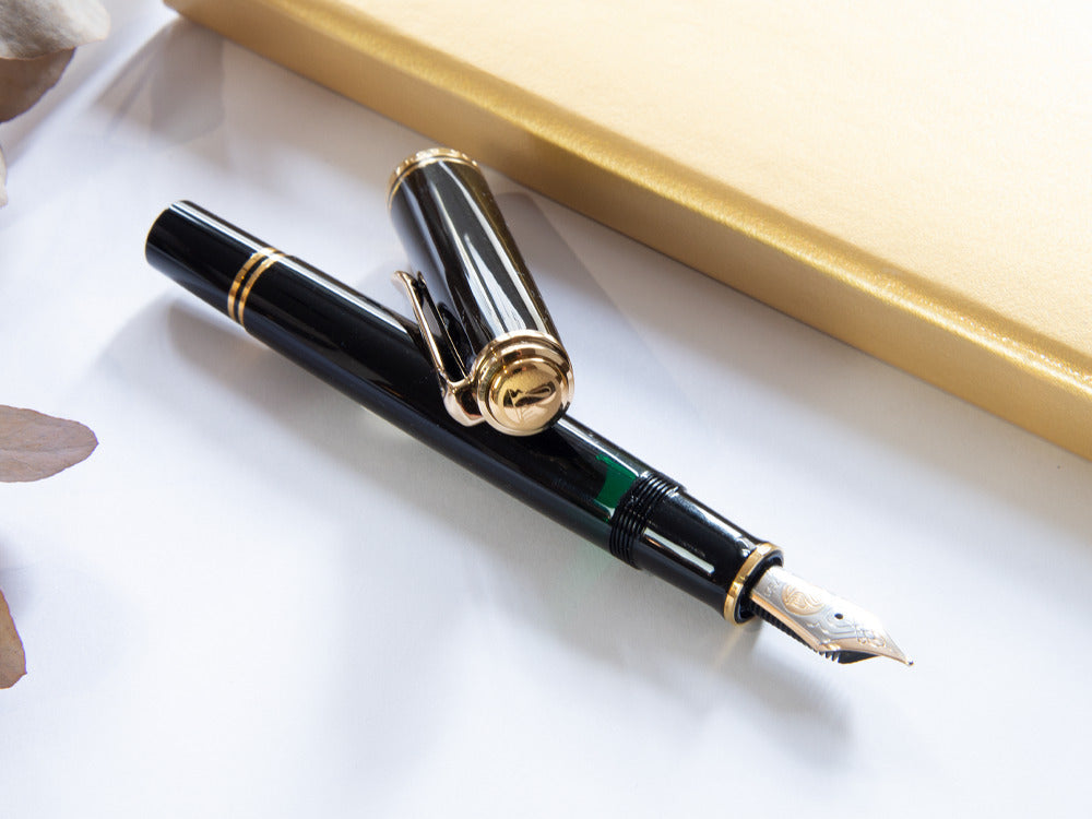 Pelikan M800 Fountain Pen, Black Resin, Gold trim, 18K Nib, 995571