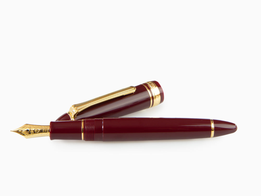 Sailor 1911 Standard Series Fountain Pen, Burgundy, Resin, Gold Trim