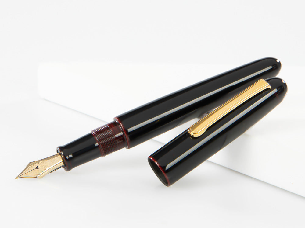 Nakaya Writer Fountain Pen, Kuro Tamenuri, Ebonite and Urushi lacquer